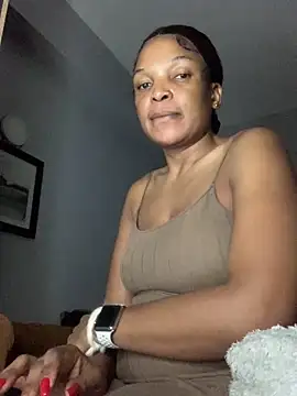 Snapshot of slimcateee chatting on 03-06-25, 04:38 slimcateee online show from 03-06-25, 04:38