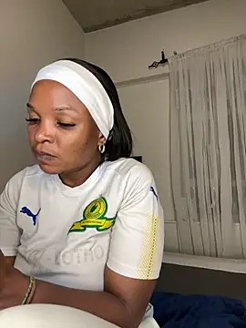 Snapshot of slimcateee chatting on 11-25-25, 09:15 slimcateee online show from 11-25-25, 09:15