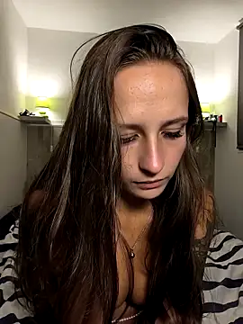 emma4xxx online show from 03-22-25, 08:04