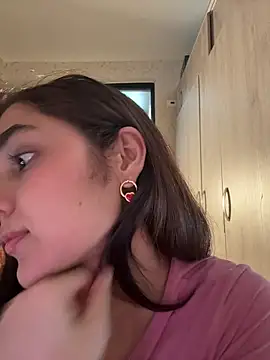 Snapshot of CuteeRose chatting on 02-26-26, 03:33 CuteeRose online show from 02-26-26, 03:33