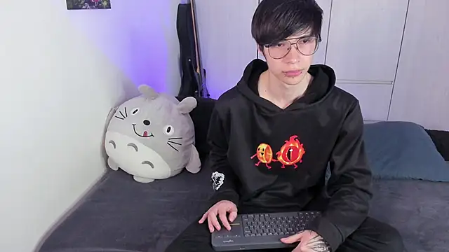 Aventure Twinks online show from 02-06-25, 10:10