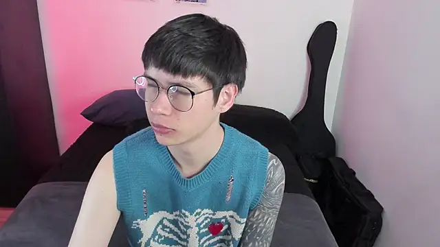 Aventure Twinks online show from 01-15-26, 06:55