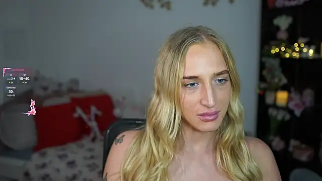 Snapshot of Nicolette__Shea_ chatting on 12-23-24, 04:28 Nicolette  Shea  online show from 12-23-24, 04:28