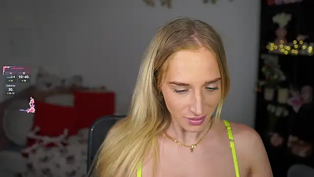 Snapshot of Nicolette__Shea_ chatting on 01-05-25, 02:08 Nicolette  Shea  online show from 01-05-25, 02:08