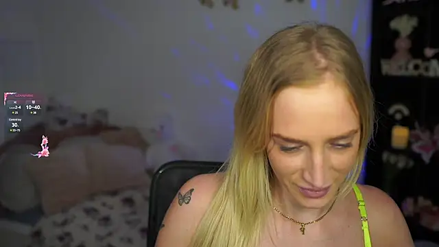 Snapshot of Nicolette__Shea_ chatting on 01-15-25, 12:15 Nicolette  Shea  online show from 01-15-25, 12:15