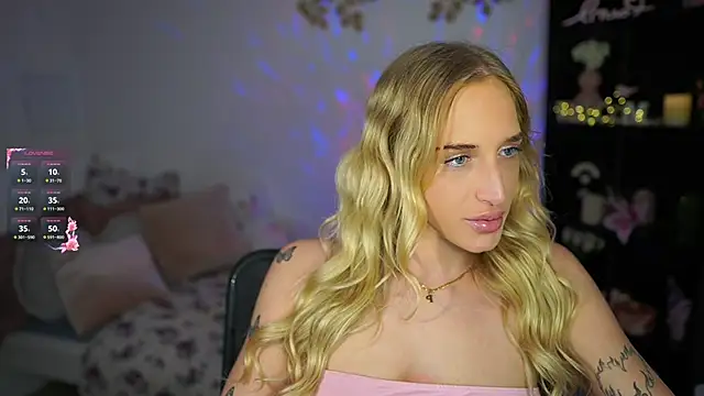 Snapshot of Nicolette__Shea_ chatting on 01-30-25, 02:04 Nicolette  Shea  online show from 01-30-25, 02:04