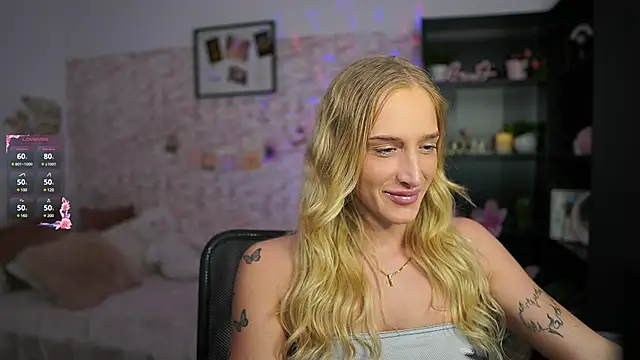Snapshot of Nicolette__Shea_ chatting on 02-21-25, 02:06 Nicolette  Shea  online show from 02-21-25, 02:06