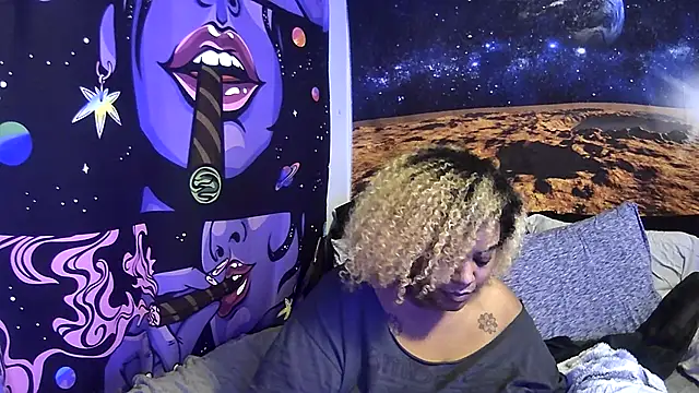 Snapshot of AutumnHart chatting on 12-11-24, 12:23 AutumnHart online show from 12-11-24, 12:23