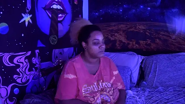 Snapshot of AutumnHart chatting on 12-15-24, 02:16 AutumnHart online show from 12-15-24, 02:16