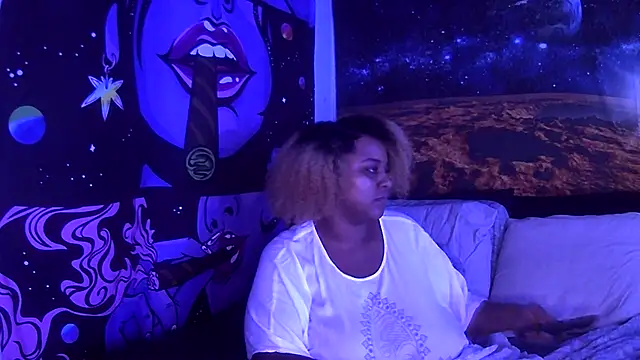 Snapshot of AutumnHart chatting on 12-16-24, 06:05 AutumnHart online show from 12-16-24, 06:05