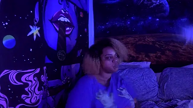 Snapshot of AutumnHart chatting on 12-20-24, 01:58 AutumnHart online show from 12-20-24, 01:58