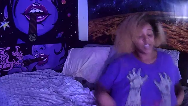 Snapshot of AutumnHart chatting on 12-20-24, 02:38 AutumnHart online show from 12-20-24, 02:38