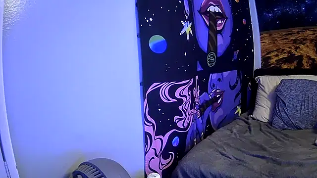 Snapshot of AutumnHart chatting on 12-30-24, 05:02 AutumnHart online show from 12-30-24, 05:02