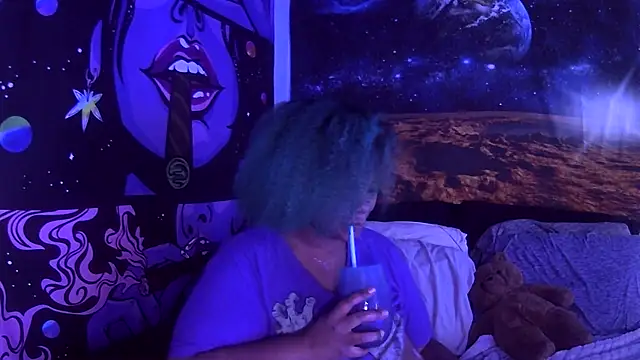 Snapshot of AutumnHart chatting on 01-05-25, 04:27 AutumnHart online show from 01-05-25, 04:27