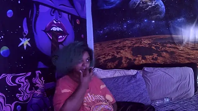 Snapshot of AutumnHart chatting on 01-21-25, 07:06 AutumnHart online show from 01-21-25, 07:06