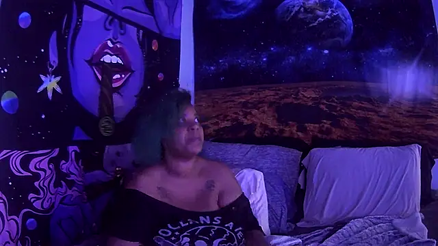 Snapshot of AutumnHart chatting on 01-28-25, 01:49 AutumnHart online show from 01-28-25, 01:49