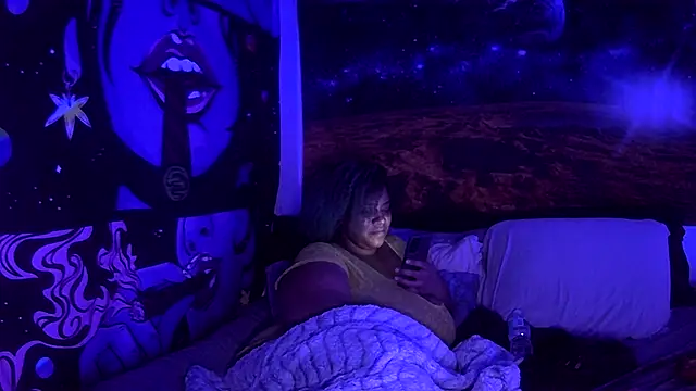 Snapshot of AutumnHart chatting on 02-05-25, 12:31 AutumnHart online show from 02-05-25, 12:31