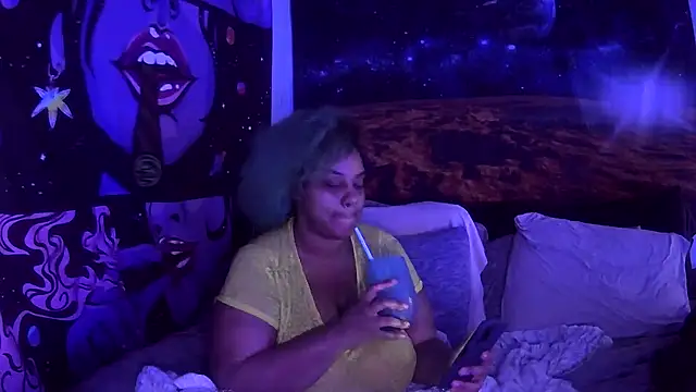 Snapshot of AutumnHart chatting on 02-05-25, 01:54 AutumnHart online show from 02-05-25, 01:54