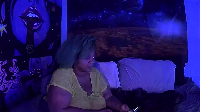 Snapshot of AutumnHart chatting on 02-05-25, 05:09 AutumnHart online show from 02-05-25, 05:09