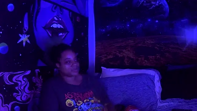 Snapshot of AutumnHart chatting on 02-16-25, 12:52 AutumnHart online show from 02-16-25, 12:52