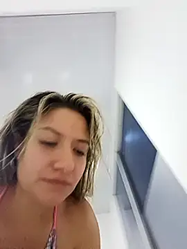 valeriahunter1 online show from 01-11-25, 12:22