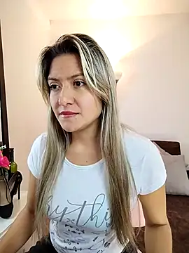 valeriahunter1 online show from 03-18-25, 10:48