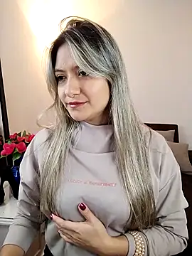 valeriahunter1 online show from 10-12-25, 12:09