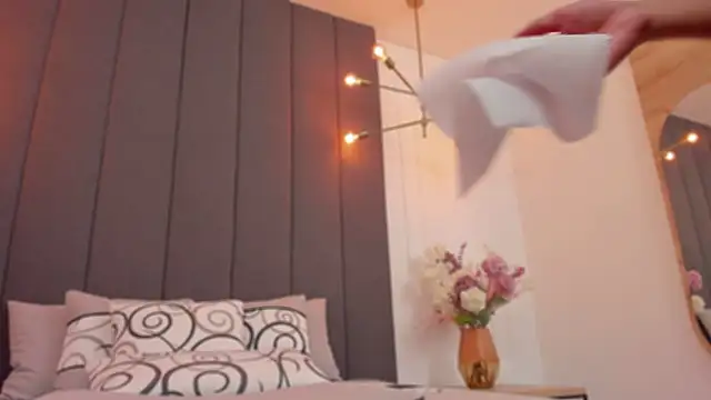 Snapshot of JuanaSimons chatting on 01-21-25, 02:22 JuanaSimons online show from 01-21-25, 02:22