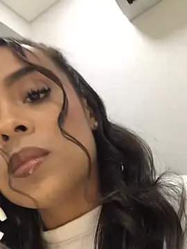 Snapshot of JuanaSimons chatting on 03-12-25, 11:01 JuanaSimons online show from 03-12-25, 11:01