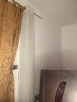 Snapshot of JuanaSimons chatting on 10-10-25, 01:37 JuanaSimons online show from 10-10-25, 01:37