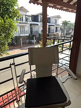 MrsFoucher online show from 01-12-25, 08:03