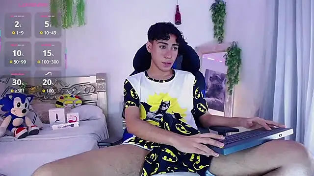 huge armound online show from 10-10-25, 03:27