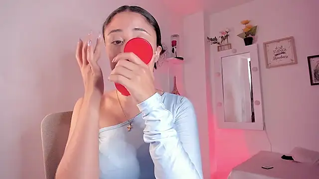 Snapshot of _Caroliinee_ chatting on 10-02-25, 06:37 Caroliinee online show from 10-02-25, 06:37