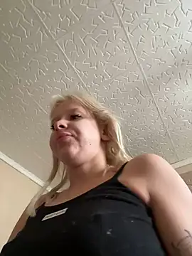 Snapshot of LikaCat chatting on 03-15-25, 02:03 LikaCat online show from 03-15-25, 02:03