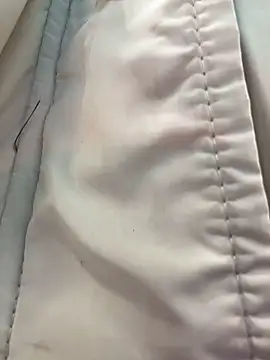 Snapshot of LikaCat chatting on 10-23-25, 05:07 LikaCat online show from 10-23-25, 05:07