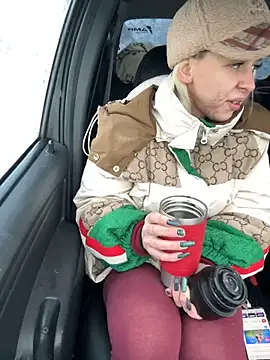 Snapshot of LikaCat chatting on 11-04-25, 02:21 LikaCat online show from 11-04-25, 02:21