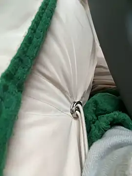 Snapshot of LikaCat chatting on 11-06-25, 02:12 LikaCat online show from 11-06-25, 02:12