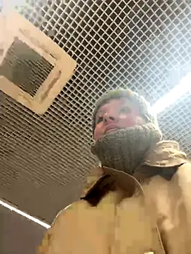 Snapshot of LikaCat chatting on 11-14-25, 03:49 LikaCat online show from 11-14-25, 03:49