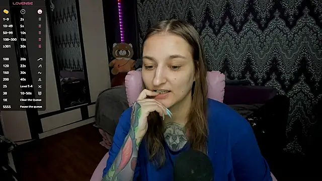 Snapshot of AlexRacc00n chatting on 12-12-24, 06:03 AlexRacc00n online show from 12-12-24, 06:03