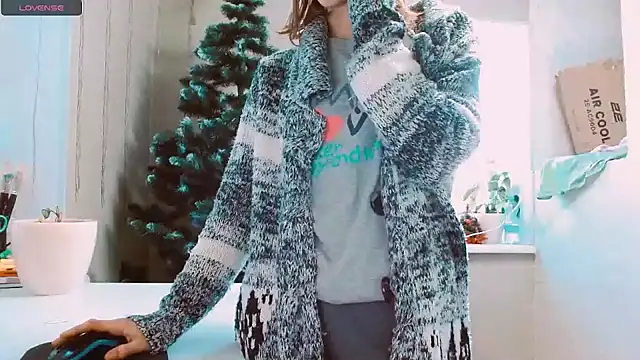 Snapshot of RosaJil chatting on 12-13-24, 01:44 RosaJil online show from 12-13-24, 01:44