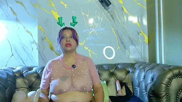 Snapshot of Natasha_699 chatting on 12-15-25, 10:58 Natasha 699 online show from 12-15-25, 10:58