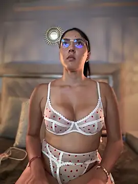 MarianaBenz online show from 03-03-25, 08:32