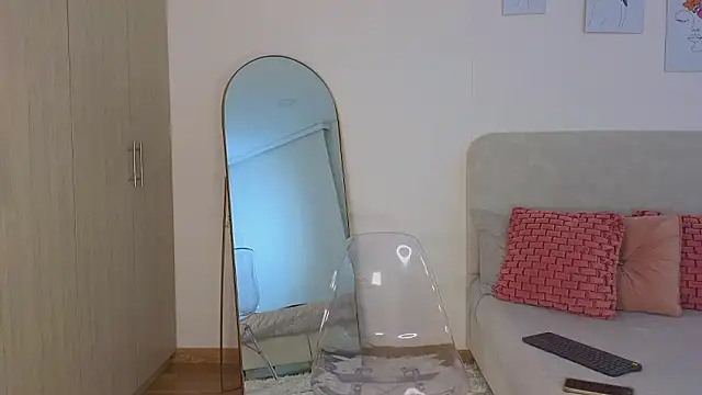 Snapshot of KristennBlue chatting on 02-21-26, 04:52 KristennBlue online show from 02-21-26, 04:52