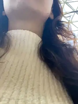 Snapshot of QuitieLia chatting on 11-08-25, 08:14 QuitieLia online show from 11-08-25, 08:14