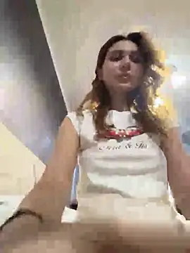 Snapshot of QuitieLia chatting on 11-18-25, 08:19 QuitieLia online show from 11-18-25, 08:19