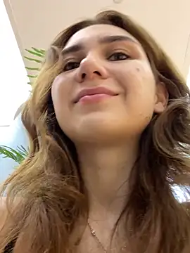 Snapshot of QuitieLia chatting on 11-22-25, 09:19 QuitieLia online show from 11-22-25, 09:19