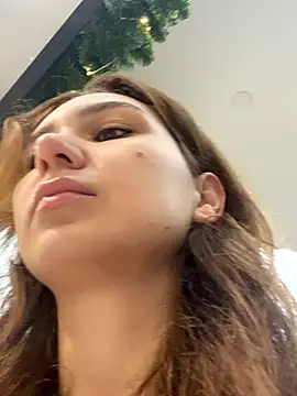 Snapshot of QuitieLia chatting on 11-26-25, 08:26 QuitieLia online show from 11-26-25, 08:26