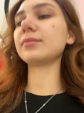 Snapshot of QuitieLia chatting on 12-03-25, 08:23 QuitieLia online show from 12-03-25, 08:23