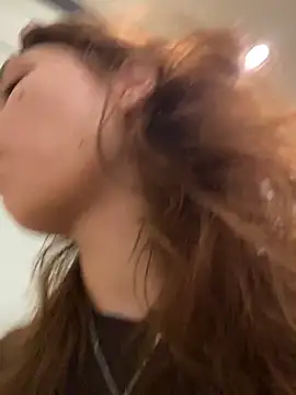 Snapshot of QuitieLia chatting on 01-06-26, 08:18 QuitieLia online show from 01-06-26, 08:18