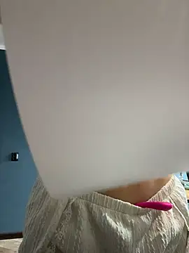 Snapshot of QuitieLia chatting on 02-04-26, 07:14 QuitieLia online show from 02-04-26, 07:14